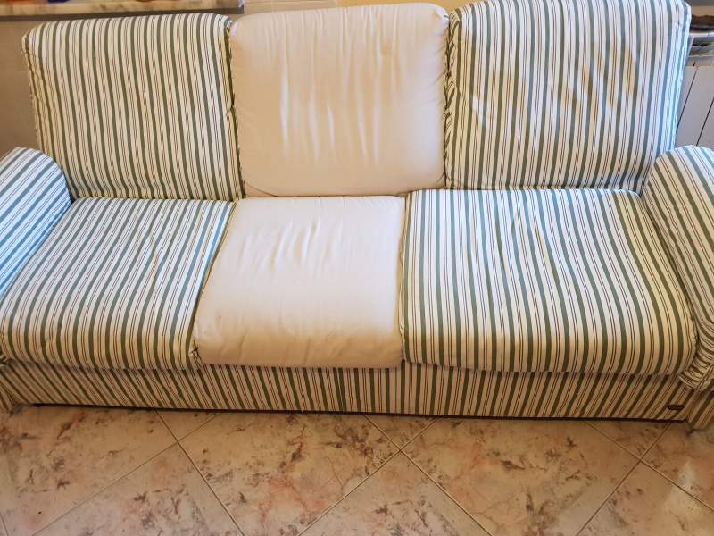 Vendesi divano letto in tessuto 3 posti